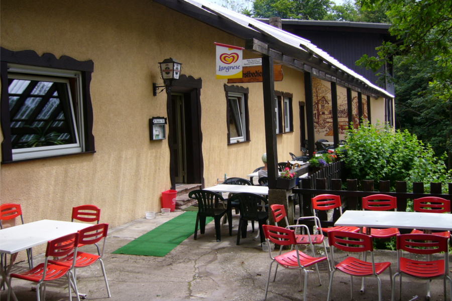 Terrasse der Stiefelhütte bei Abtsteinach