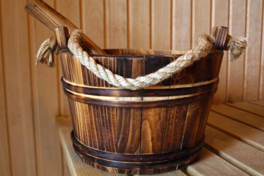 Aufgusseimer in der Sauna